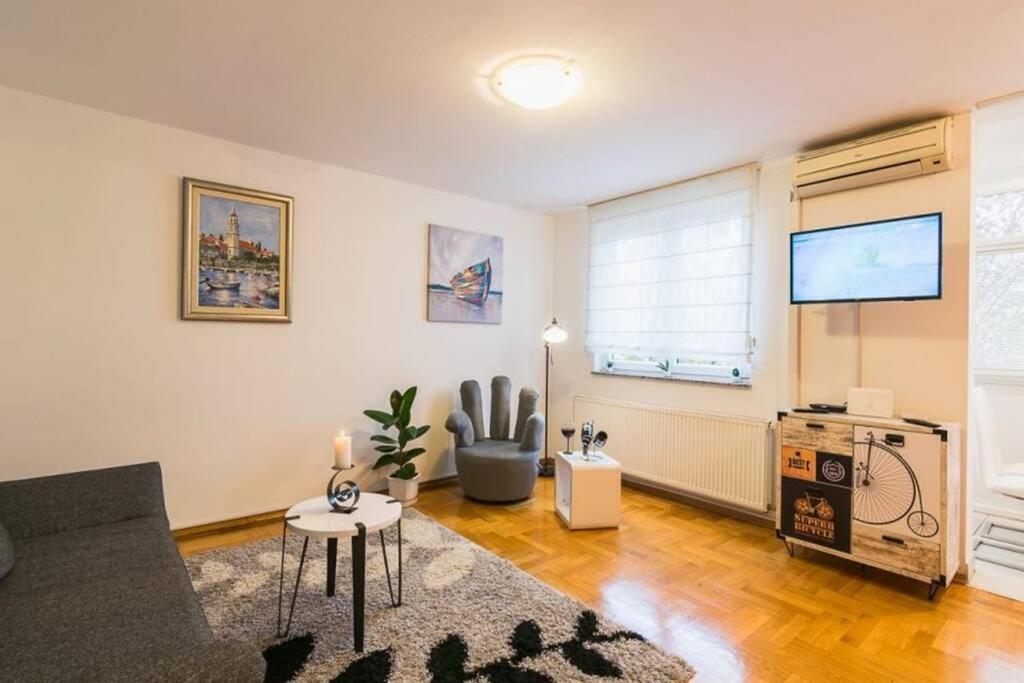 Apartment Jarun Brac Zagreb